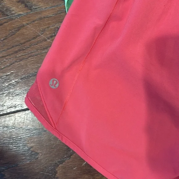 Set of 2 Lululemon shorts, size 4 - Picture 4 of 9
